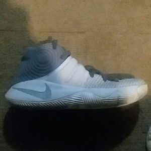 Nike Kyrie 2